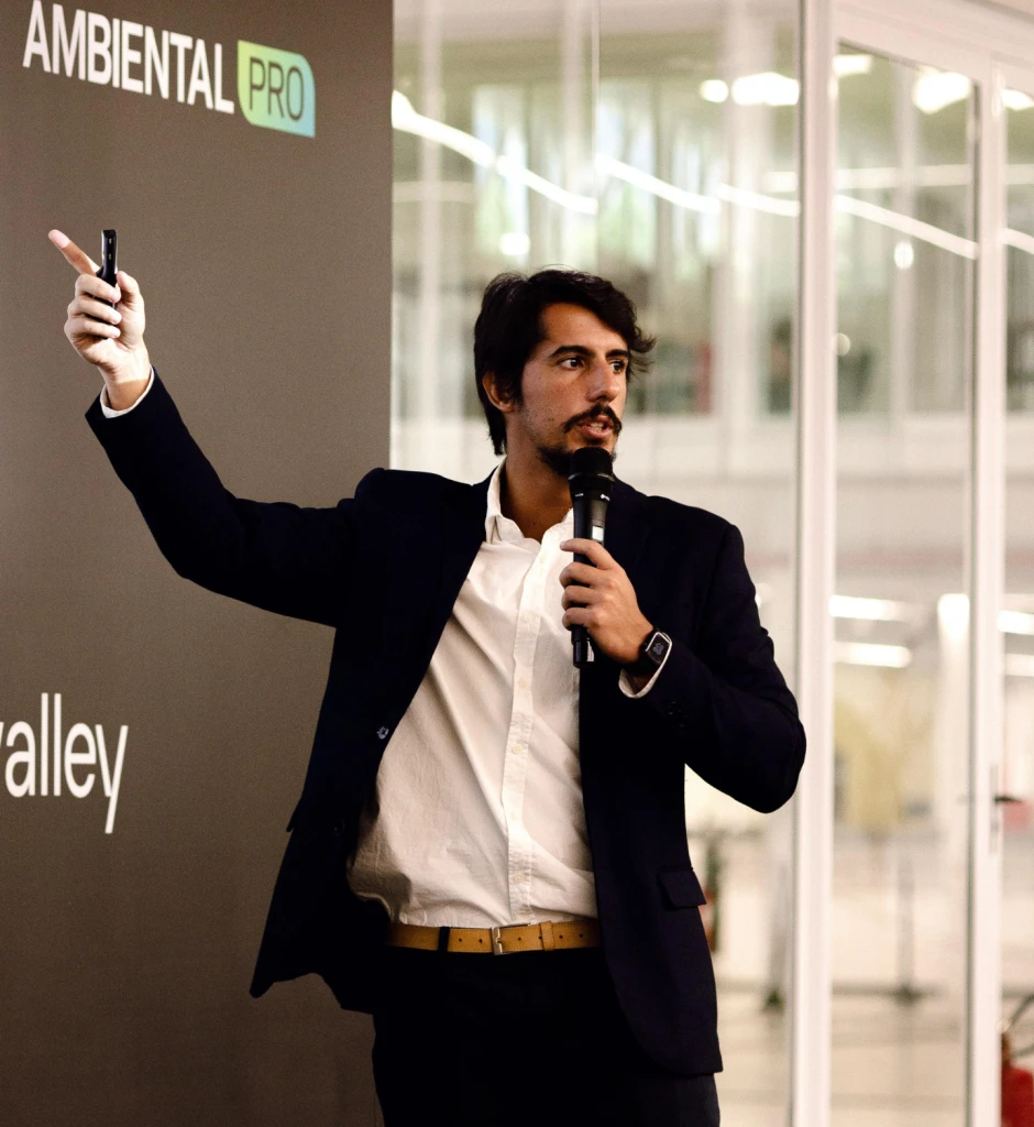 Henrique Gonzalez Professor